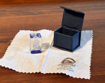 Medjugorje Virgin Mary Glass Cube & Cloth – Our Lady Mother of Jesus Laser Engraved Souvenir 1.25"