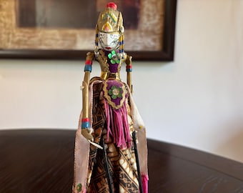 Vintage Indonesian Wayang Golek Puppet Wood Rod Stick 9"