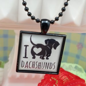 Adorable Dachshund Pet Lover&#39;s Fashion Pendant Necklace