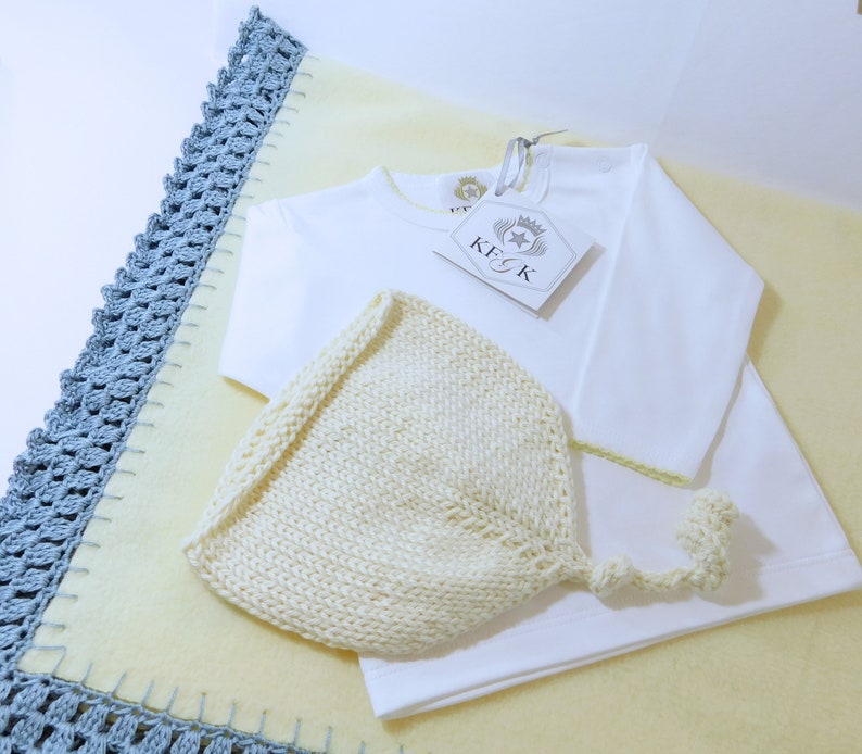 Baby Blanket Gift Set Yellow Fleece Blanket w Blue Trim Pima Cotton T-Shirt Knitted Cotton Hat Unisex KFGK knits One of a Kind! 3 mo