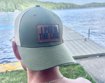 Eu urino no lago / Boné Snapback / Patch de couro