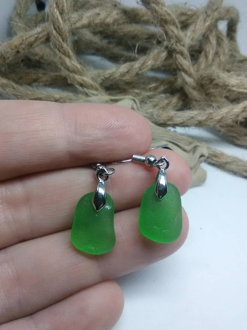 beach jewelry sea glass jewelry Christmas present Green pendant,snake chain beach glass jewelry green gift set beach glass pendant.