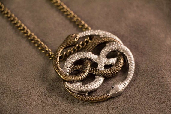 Neverending Story Auryn Necklace – Lacchiappasognijewelry
