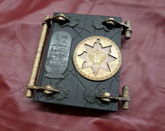 El Libro de los Muertos – Réplica de la momia