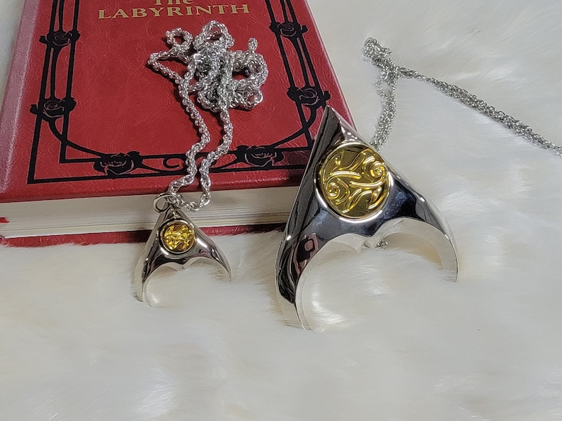 Replika av Goblin King Jareth Labyrinthänge - Halsband buret av David Bowie bild 6