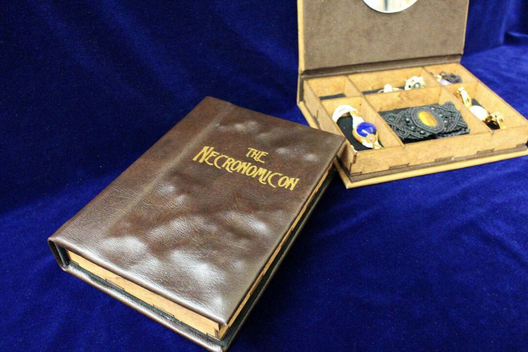 Necronomicon libro de lovecraft - France