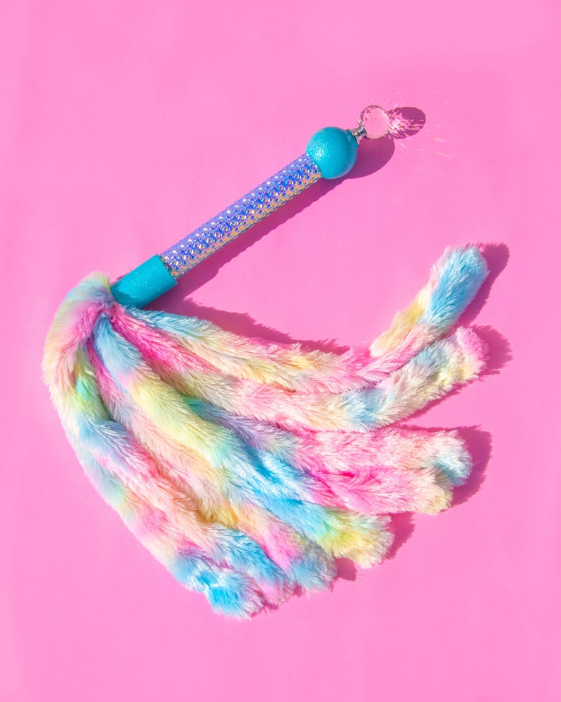 The Fluffzilla Deluxe a BDSM flogger worthy of a unicorn princess image 3