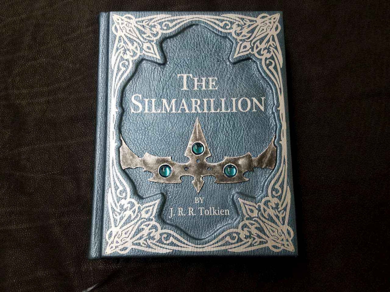 Largely Literary J.R.R. Tolkien トレーナー XL Largely Literary J.R.R. Tolkien トレーナー XL Marketing