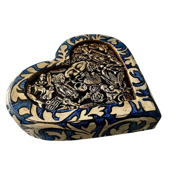 MILAGROS Heart, Mexican ExVotos Corazon, Heart with Charms
