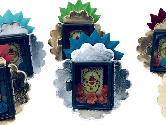 Mexican TIN NICHO, Mini SCAPULAR Sacred Heart of Jesus Ornament, Stand or Hang
