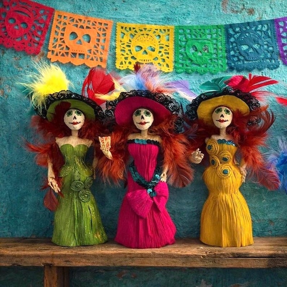 Corn Husk CATRINA Figurine, Mexican Day of the Dead Figurine, Altar Decoration, Dia de los Muertos Catrina 9"