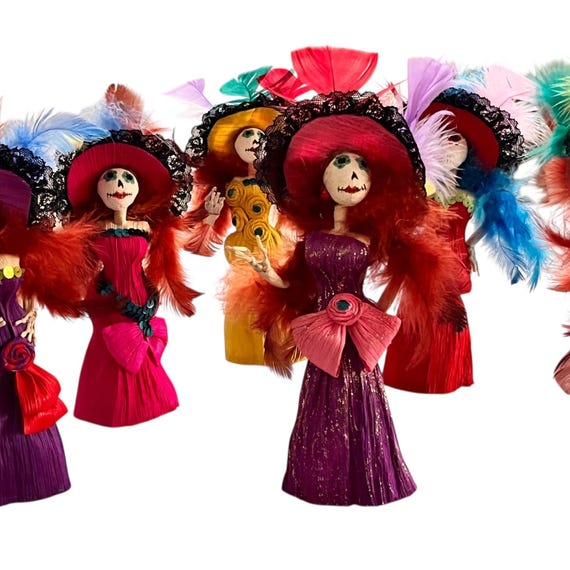 Corn Husk CATRINA Figurine, Mexican Day of the Dead Figurine, Altar Decoration, Dia de los Muertos Catrina 9"