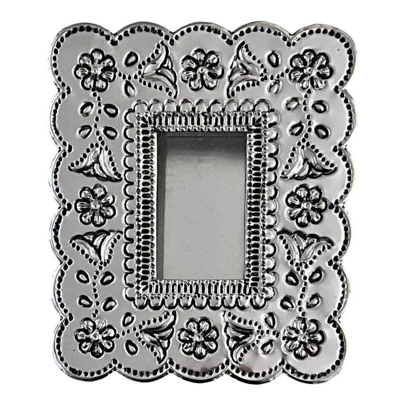 Mexican Tin NICHO, Shadowbox Frame, Altar Display, Remembrance Frame Silver bild 2