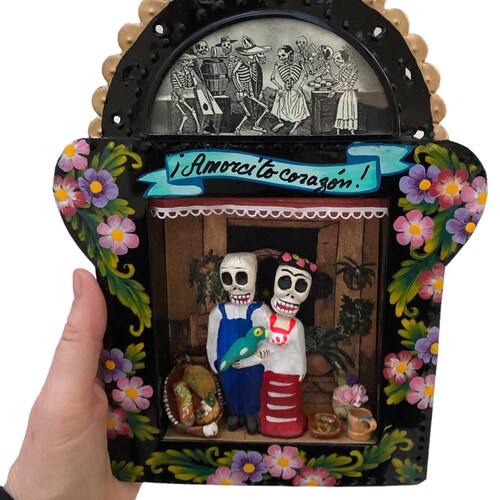 Day of the Dead popular Mexican Tin Nicho Shadowbox with FRIDA & DIEGO, Muertos Couple