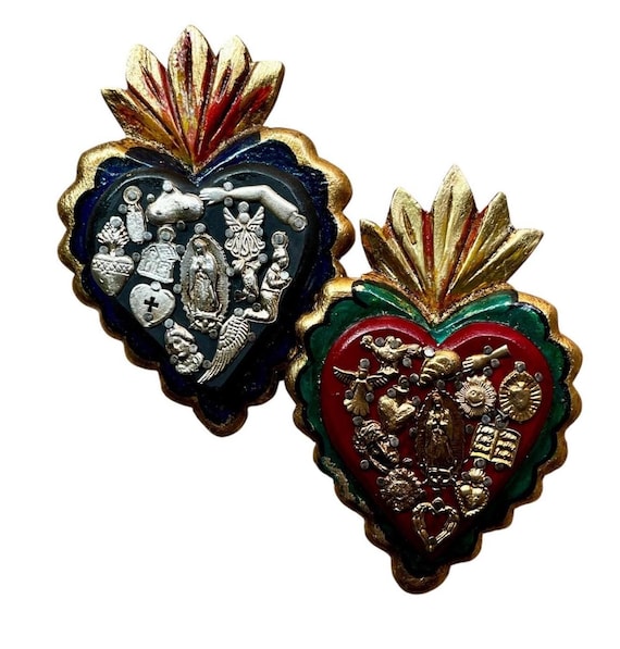 Milagros SACRED HEART, ExVotos Corazon, Mexican Heart with Charms,  Sacred Heart Scalloped Edge