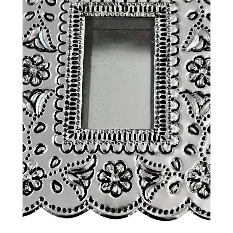 Mexican Tin NICHO, Shadowbox Frame, Altar Display, Remembrance Frame Silver bild 3