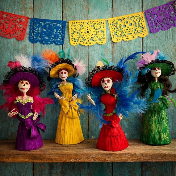 Corn Husk CATRINA Figurine, Mexican Day of the Dead Figurine, Altar Decoration, Dia de los Muertos Catrina 9"