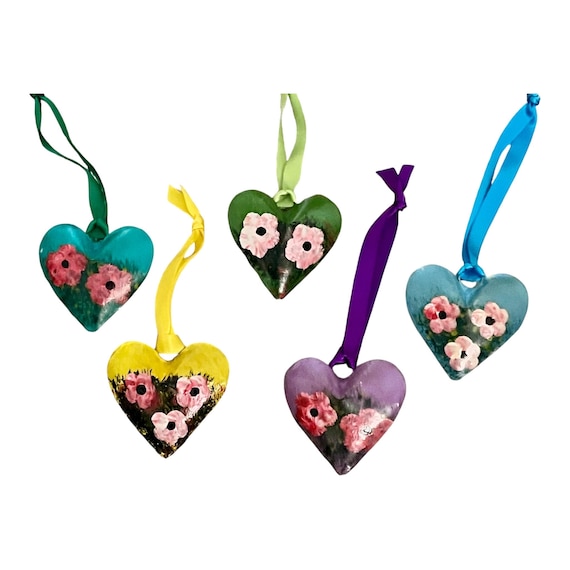 Mexican TIN HEART ORNAMENTS Set (5) Painted Tin Corazons