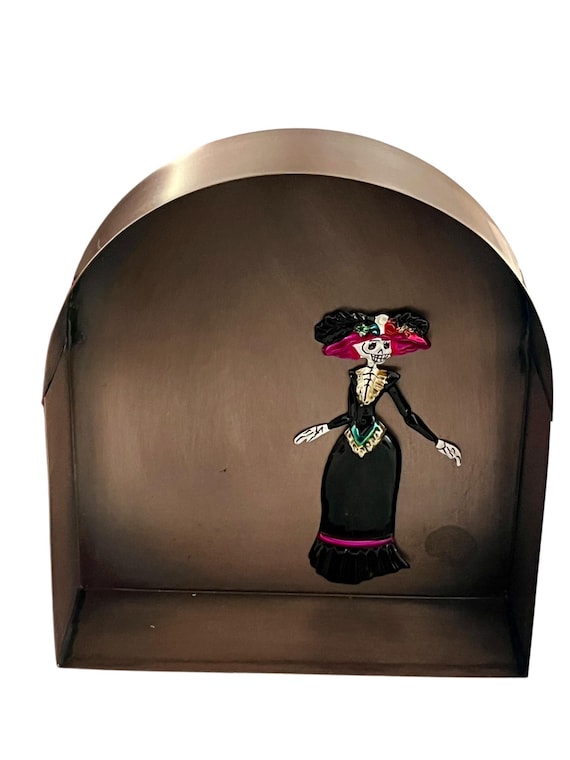 Mexican Tin NICHO with Day of the Dead CATRINA Magnet, Stand or Hang, Arched Altar Niche 7"H