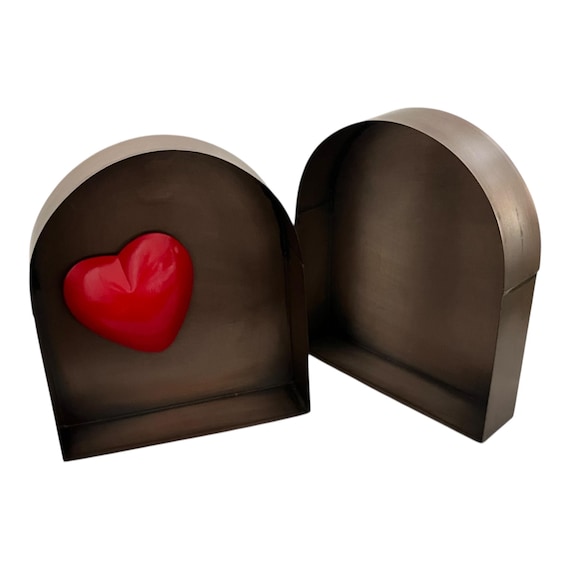 Tin NICHO Shelf with LG Heart Magnet, Arched Altar Display Niche 7"H