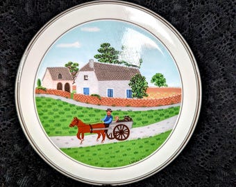 Villeroy & Boch NAIF Pattern, Going to Market, SALVAMANTEL - NOS Folk Art, Caballo y carruaje, Azulejo de té, Pueblo rural, Luxemburgo, ¡Morado!