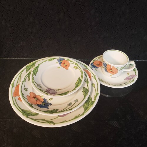 Villeroy & Boch Amapola Pattern, 5 Piece Place shops Setting, Dinner Salad Butter Plates, Teacup Saucer, EIGHT Sets, Disc. Avail., GREAT Condition