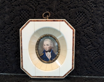 Retrato en miniatura antiguo: Lord Horatio Nelson, marco de madera con incrustaciones.