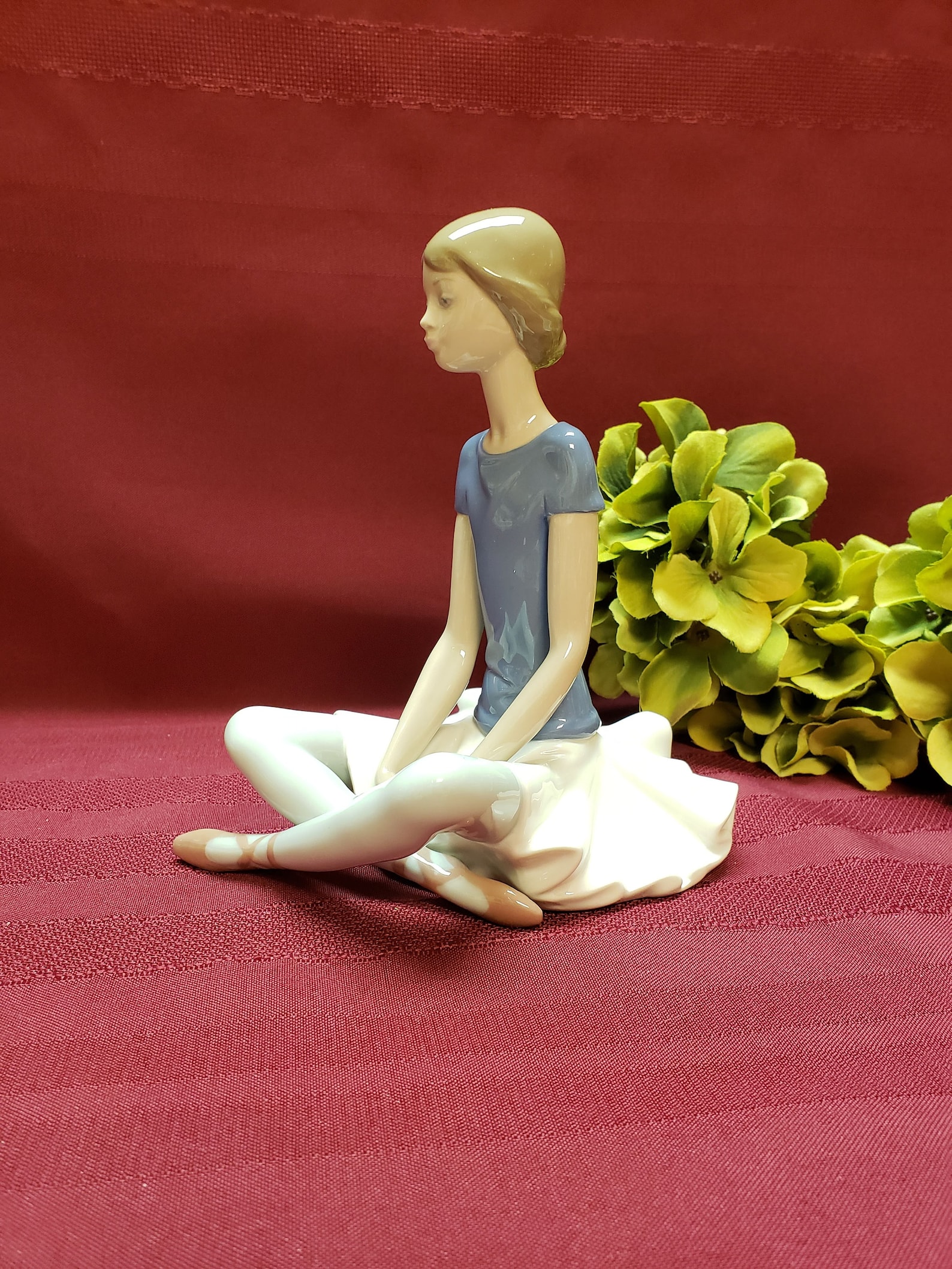 lladro retired beth, no. 5222, ballet girl, ballerina, 1978-1993, glossy porcelain, made in spain, purple ballet shoes, original lladro retired beth, no. 5222, ballet girl, ballerina, 1978-1993, glossy porcelain, made in spain, purple ballet shoes, original