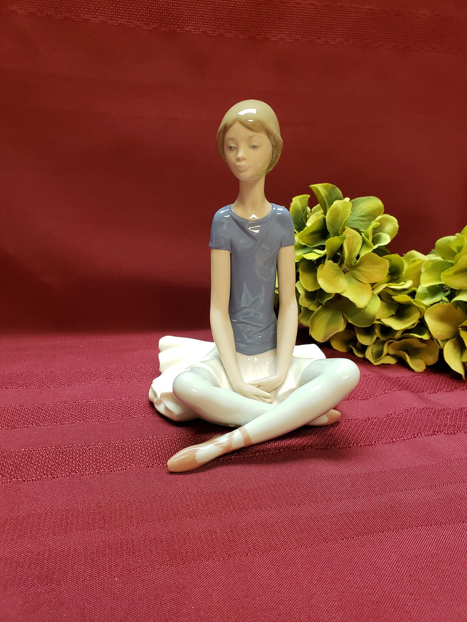 lladro retired beth, no. 5222, ballet girl, ballerina, 1978-1993, glossy porcelain, made in spain, purple ballet shoes, original lladro retired beth, no. 5222, ballet girl, ballerina, 1978-1993, glossy porcelain, made in spain, purple ballet shoes, original