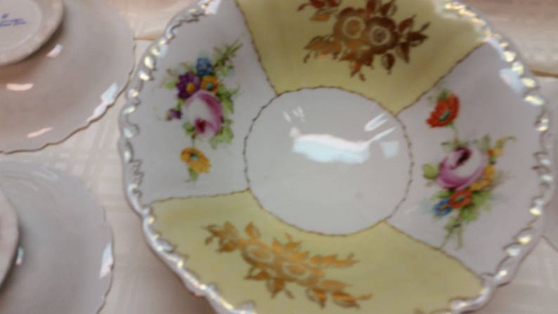 TV Movie Prop Set of 7 Bowls Goodfriend Porcelain Spain Porcelain Floral White Yellow 24K Gold, Serving Dining Decor Soup Salad Dessert