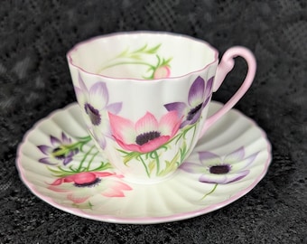 Taza y platillo de café expreso SHELLEY con diseño Wind Flower, delicada porcelana fina, fabricada en Inglaterra, elegante diseño floral, rosa y morado, artículo de colección.