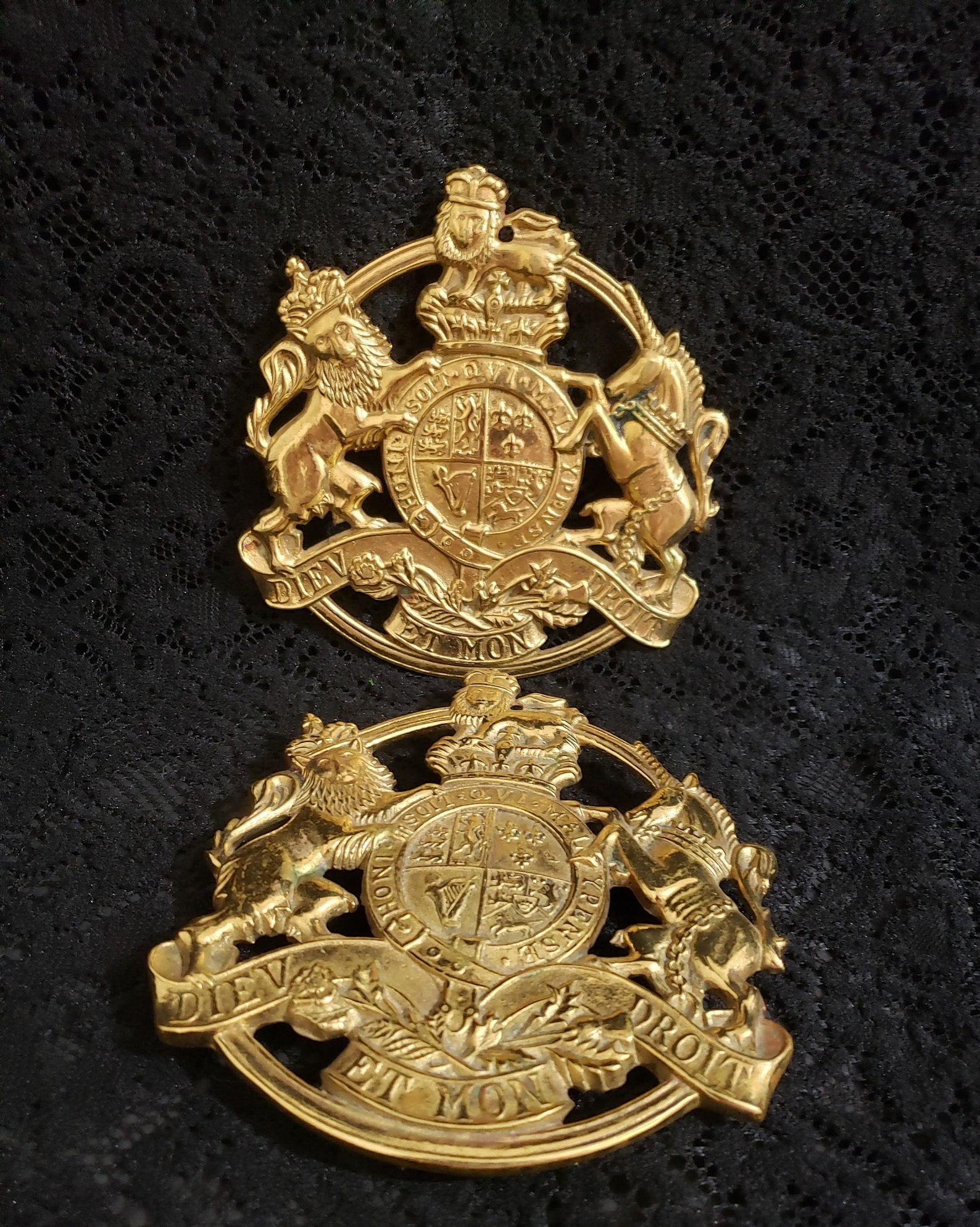 1953 Kings Arms BRASS Trivets UK Coat of Arms VA Etsy