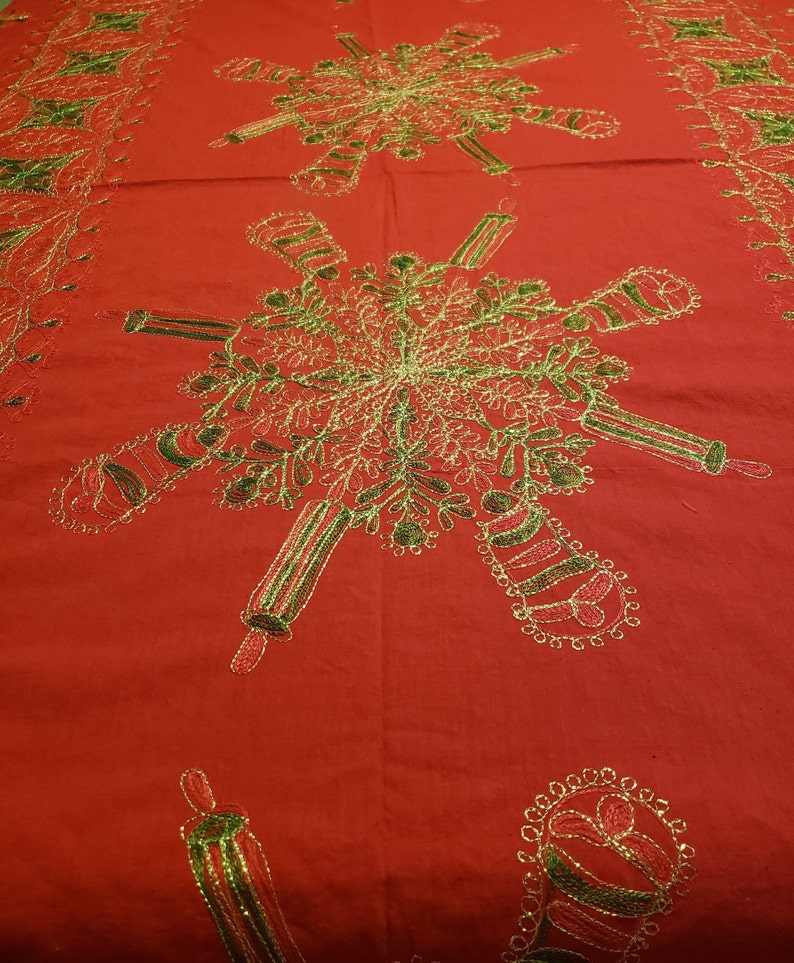 Red Gold Tablecloth &10 Napkins Heavily Embroidered Gold and - Etsy