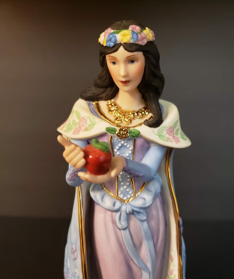 Legendary Princess Collection FANTASTIC Hand-Painted Bisque Porcelain Lenox SNOW WHITE 1989 Home Decor Fairy Tale Mint Condition!