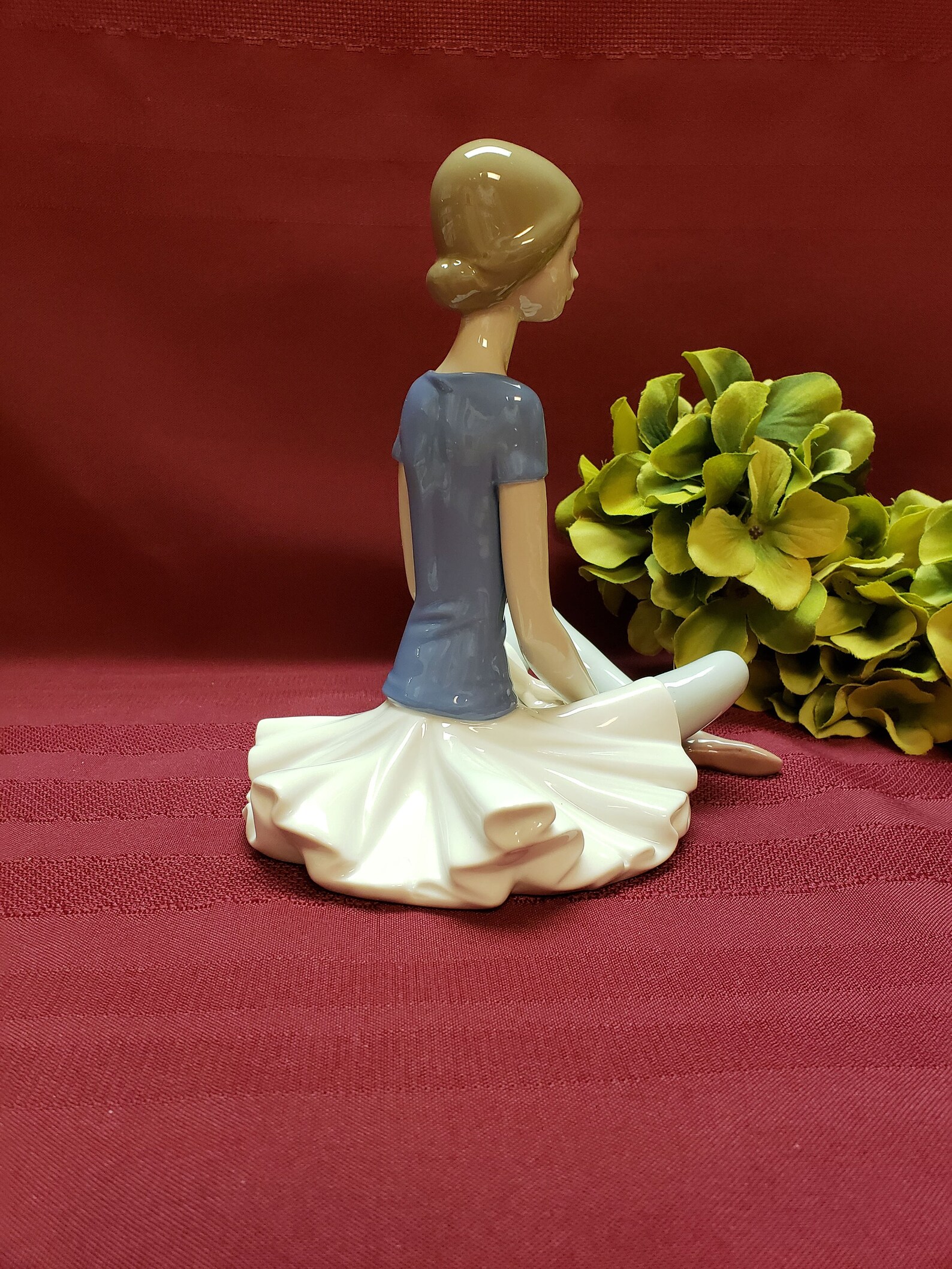 lladro retired beth, no. 5222, ballet girl, ballerina, 1978-1993, glossy porcelain, made in spain, purple ballet shoes, original lladro retired beth, no. 5222, ballet girl, ballerina, 1978-1993, glossy porcelain, made in spain, purple ballet shoes, original