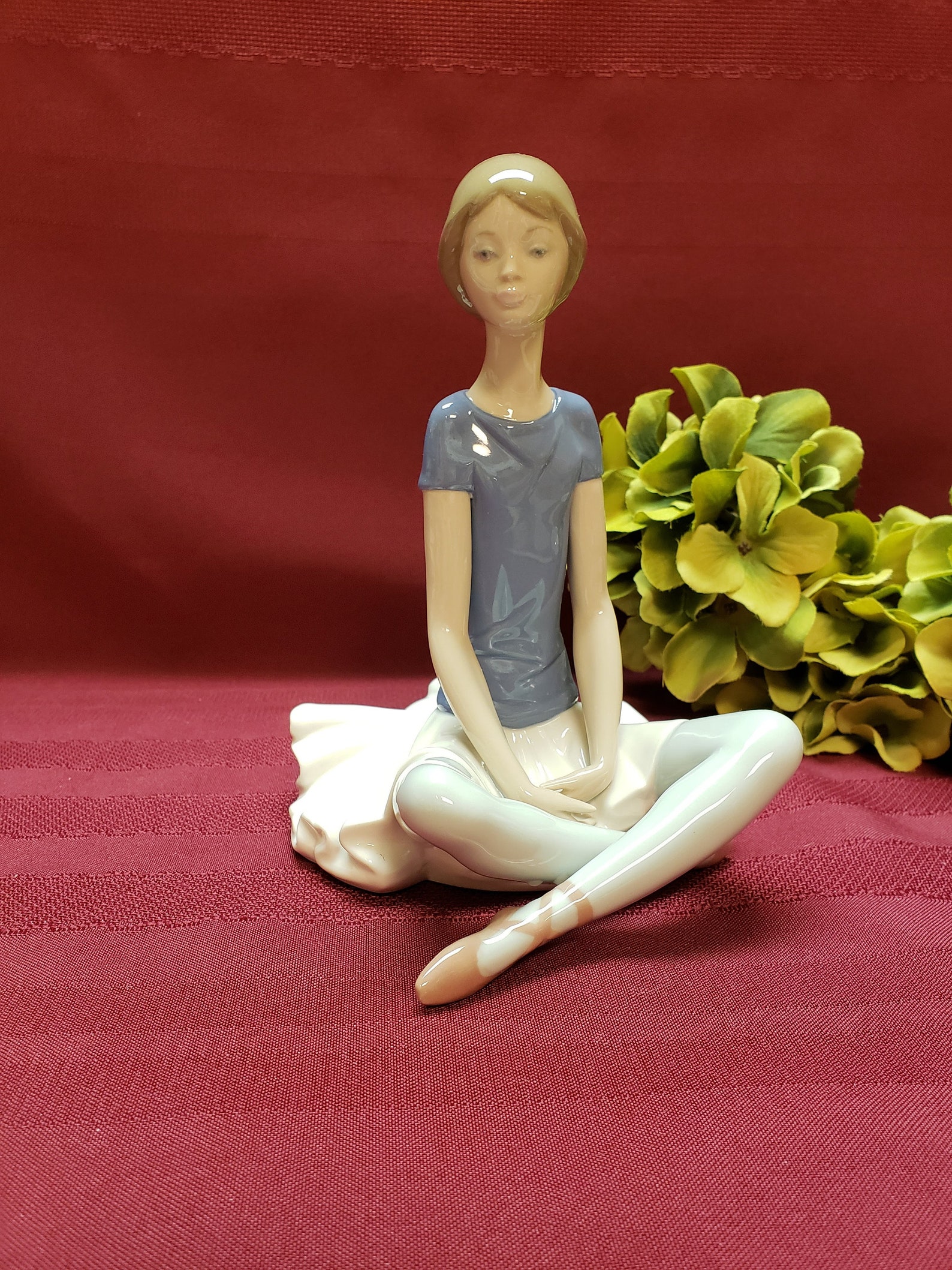 lladro retired beth, no. 5222, ballet girl, ballerina, 1978-1993, glossy porcelain, made in spain, purple ballet shoes, original lladro retired beth, no. 5222, ballet girl, ballerina, 1978-1993, glossy porcelain, made in spain, purple ballet shoes, original