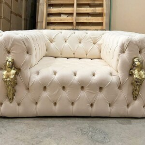 White store tufted settee