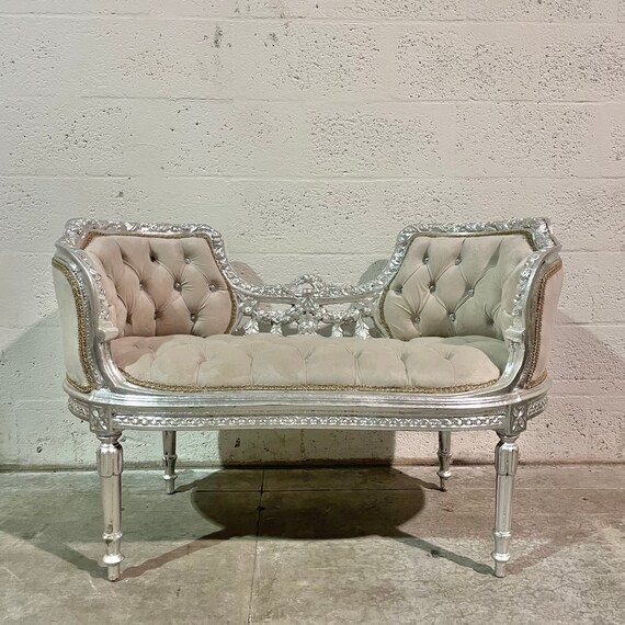 Silver tufted bench deals