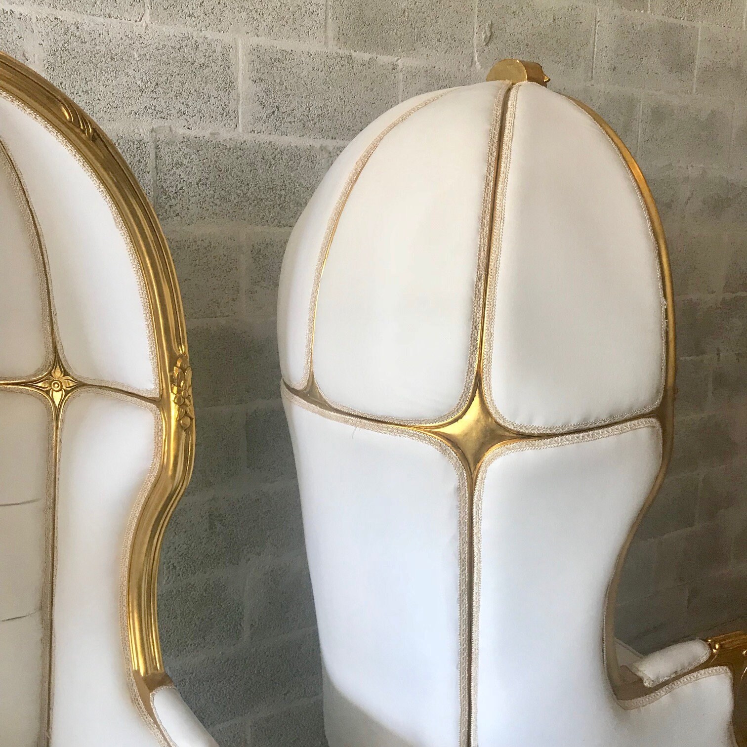 French Balloon Chair Throne Chair *2 Available Reproduction White