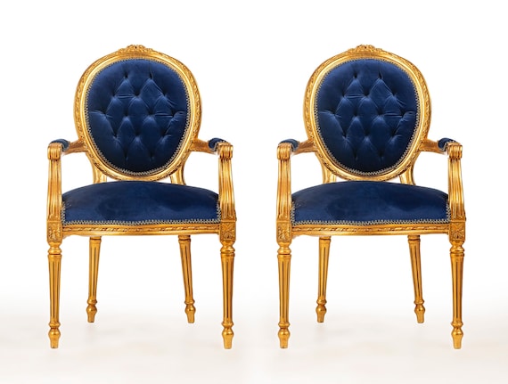 Antique tufted chair deals
