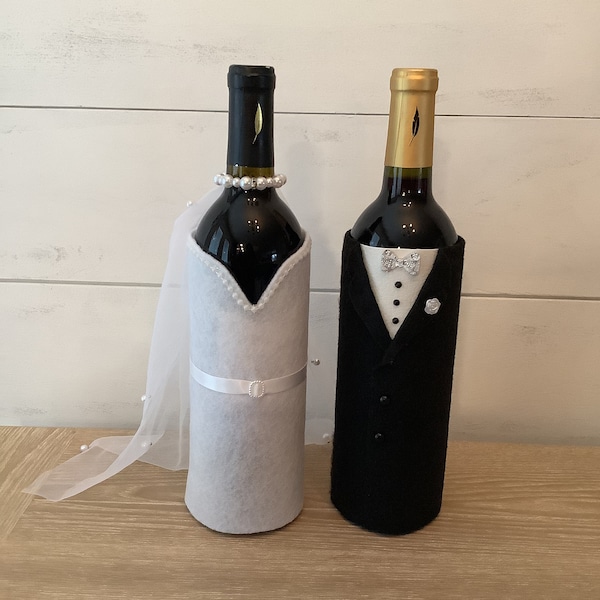 Bride and Groom Wine Bottle Cover Wine Dress Shower Decoration Table Centerpiece Winery Engagement Party Decor Wedding Gift Wine Gift Bag