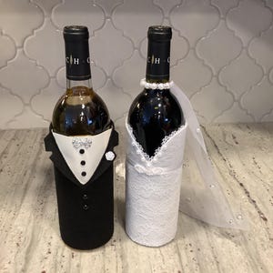 Bride and Groom Wine Bottle Cover Wine Dress Shower Decoration Table Centerpiece Winery Engagement Party Decor Wedding Gift Wine Gift Bag