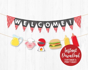 Puede incluir: Una pancarta de bienvenida imprimible con banderas a cuadros rojos y blancos y la palabra "WELCOME!" en negro. La pancarta está decorada con imágenes de un cerdo, una parrilla, una hamburguesa, una jarra de limonada, ketchup y mostaza. El texto "Descarga instantánea Personaliza e imprime hoy!" está en un círculo rojo.