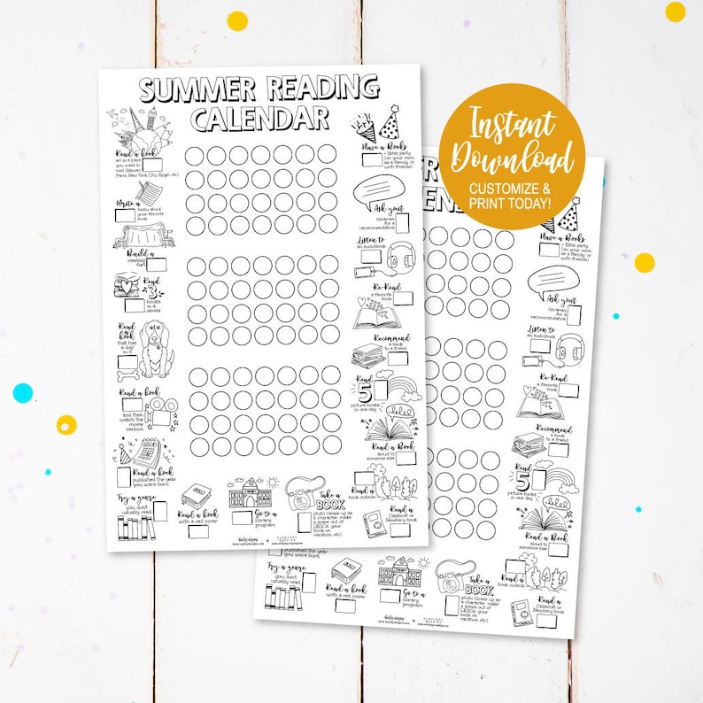 Op de afbeelding: Zwart-witte printbare zomerleeskalender met een leuk, fantasierijk ontwerp. De kalender heeft een raster met cirkels om leesdoelen bij te houden. De kalender bevat illustraties van boeken, een hond, een school en een camera. De tekst "Summer Reading Calendar" staat bovenaan de pagina. De tekst "Instant Download Customize & Print Today!" staat in een gele cirkel.