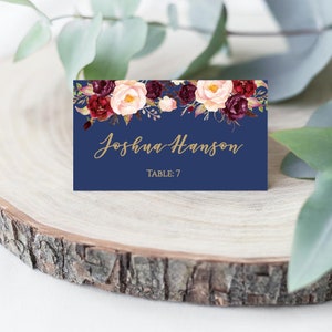Cartão floral dourado do lugar do casamento da marinha liso e tentado, projetos de hadley, cartões do lugar recepção de casamento, caligrafia do cartão do lugar do casamento