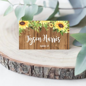 Cartão de lugar de casamento de madeira média, plano e tenda, designs hadley, cartões de lugar, recepção de casamento, caligrafia de cartão de lugar de casamento