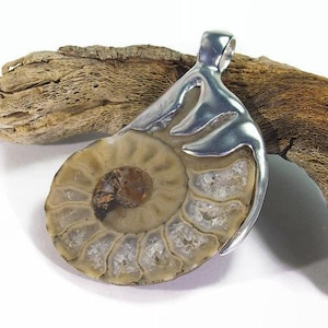 Fossil beauty! Ammonite, ammonite silver pendant, ammonite necklace pendant, ammonite jewelry, fossilized pendant, fossil