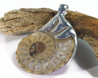 Fossil beauty! Ammonite, ammonite silver pendant, ammonite necklace pendant, ammonite jewelry, fossilized pendant, fossil