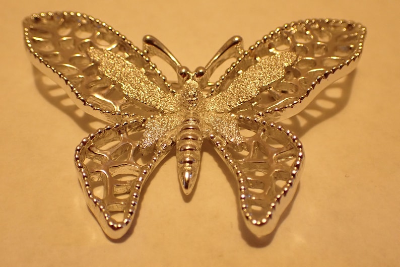 large sarah coventry silver butterfly pin brooch