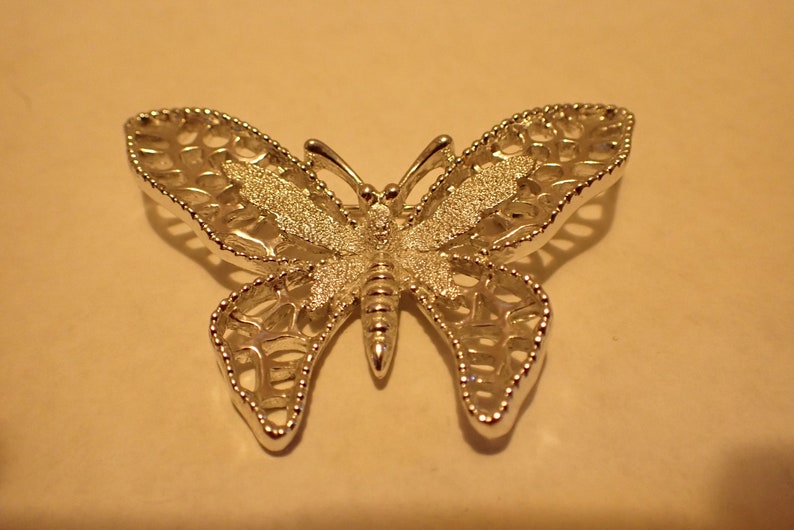 large sarah coventry silver butterfly pin brooch
